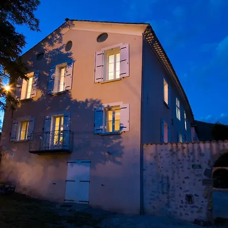 Le « Chateau » Vous Offre 8 Gites, Tous Differents Et Uniques. 度假居