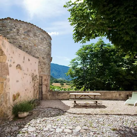 Le « Chateau » Vous Offre 8 Gites, Tous Differents Et Uniques. 度假居 *