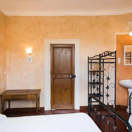 Le « Chateau » Vous Offre 8 Gites, Tous Differents Et Uniques.