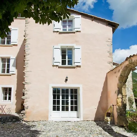 Le « Chateau » Vous Offre 8 Gites, Tous Differents Et Uniques. La Robine-Sur-Galabre