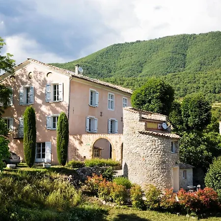 Le « Chateau » Vous Offre 8 Gites, Tous Differents Et Uniques. * La Robine-Sur-Galabre