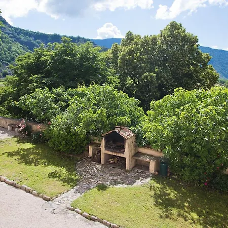 Le « Chateau » Vous Offre 8 Gites, Tous Differents Et Uniques. Holiday home *
