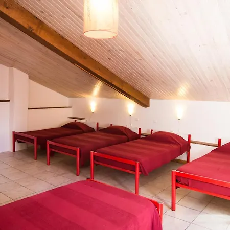 Le « Chateau » Vous Offre 8 Gites, Tous Differents Et Uniques. *