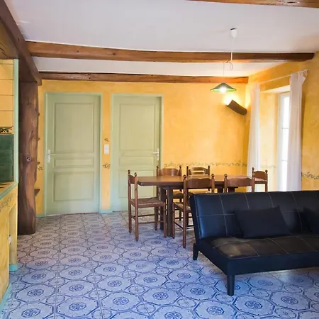 Le « Chateau » Vous Offre 8 Gites, Tous Differents Et Uniques. *