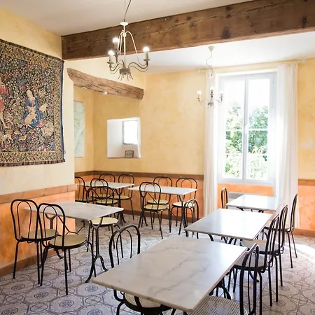 Le « Chateau » Vous Offre 8 Gites, Tous Differents Et Uniques. Holiday home *